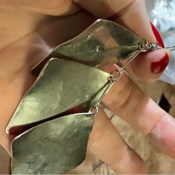 Retro Black Cream Red Enamel Silver Toned Metal Shepherds Hook Dangle Earrings - Picture 9 of 12